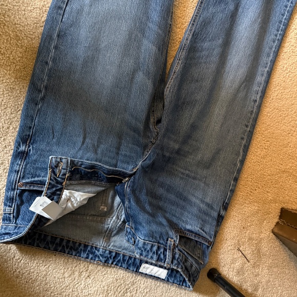 Mid-rise Wide Leg Jeans - Picture 4 of 6